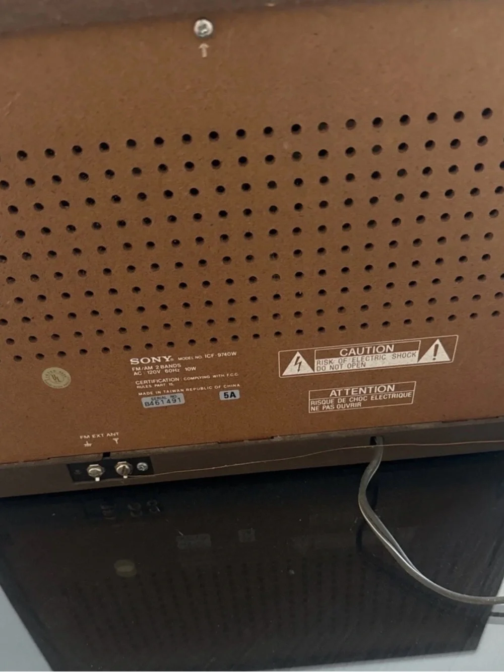 Vintage Sony Brown Portable AM/FM Shelf Radio. Works!